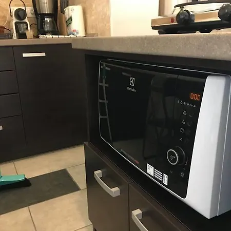 Mora Apartman * Balatonalmádi
